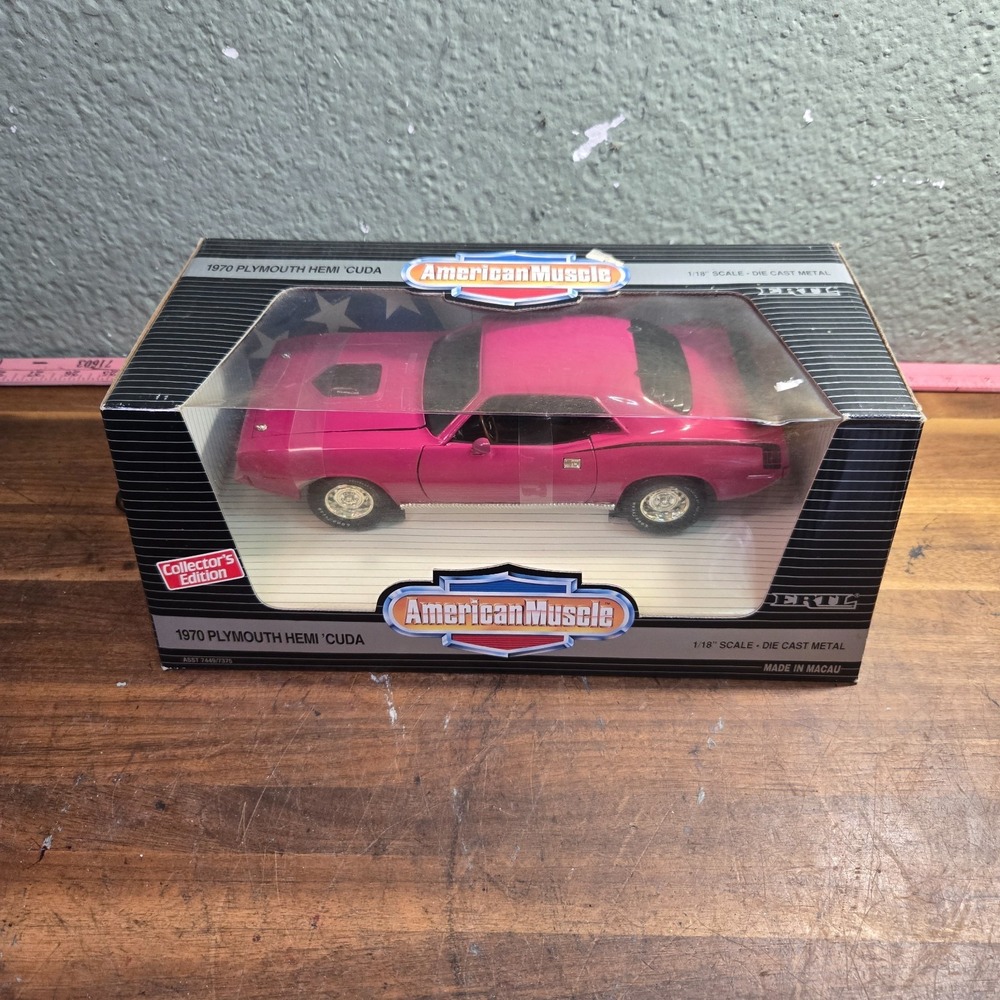 Ertl American Muscle 1970 Plymouth Hemi CUDA Moulin Rouge 1:18 Diecast